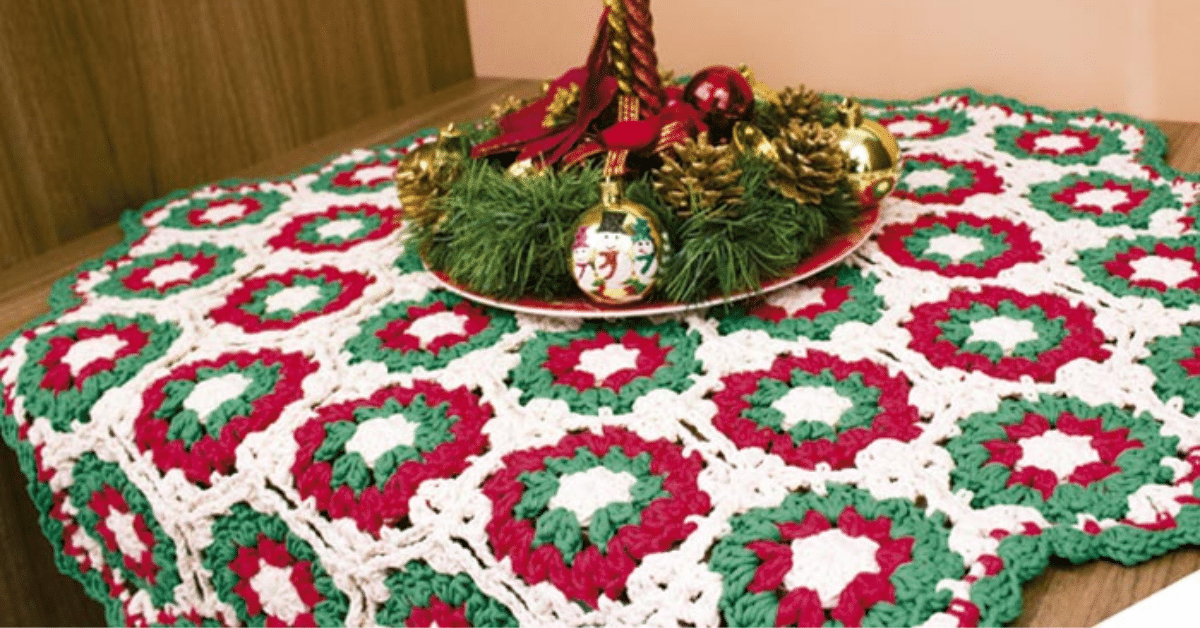 Faça o lindo centro de mesa em crochê para o natal: Receita com gráficos
