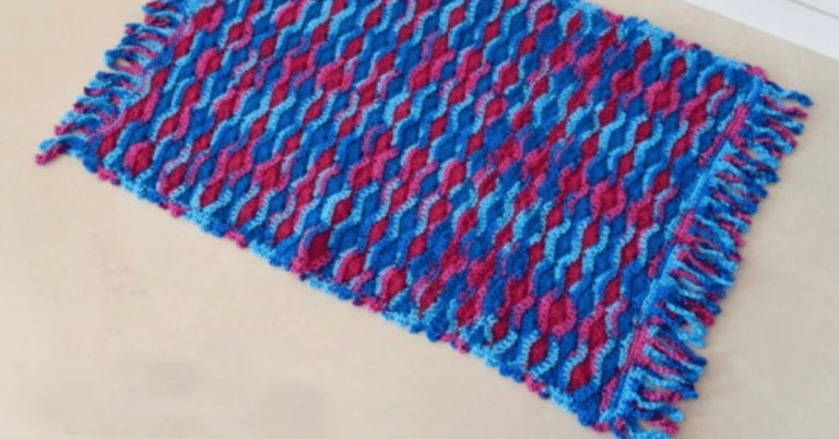 Faça o lindo tapete azul em crochê: Passo a passo com gráficos