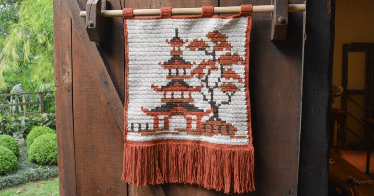 Decore a sua casa com a flâmula de templo japonês em crochê: Passo a passo com gráficos