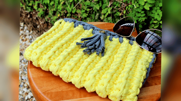 Bolsa clutch de crochê com fio de malha: Receita e gráfico