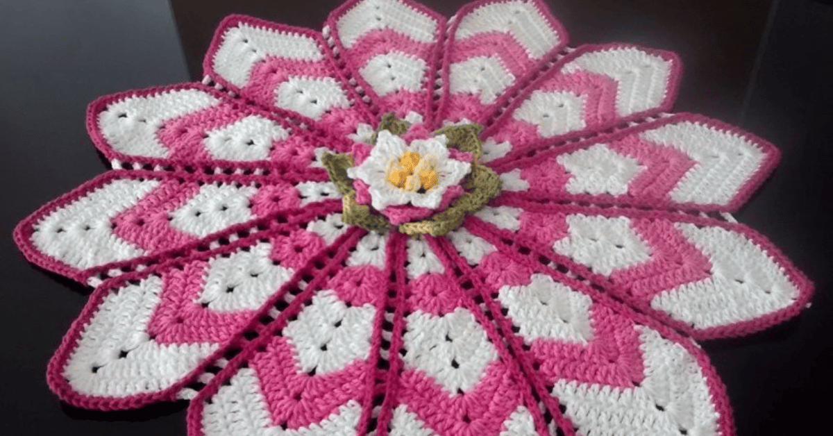 Toalha de Mesa Estrela Rosa em Crochê: Passo a passo da receitinha