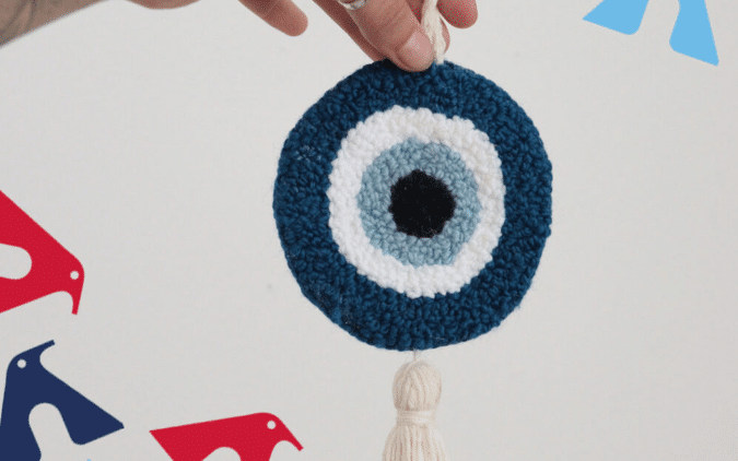 Olho Grego em Punch Needle – Bordado Russo