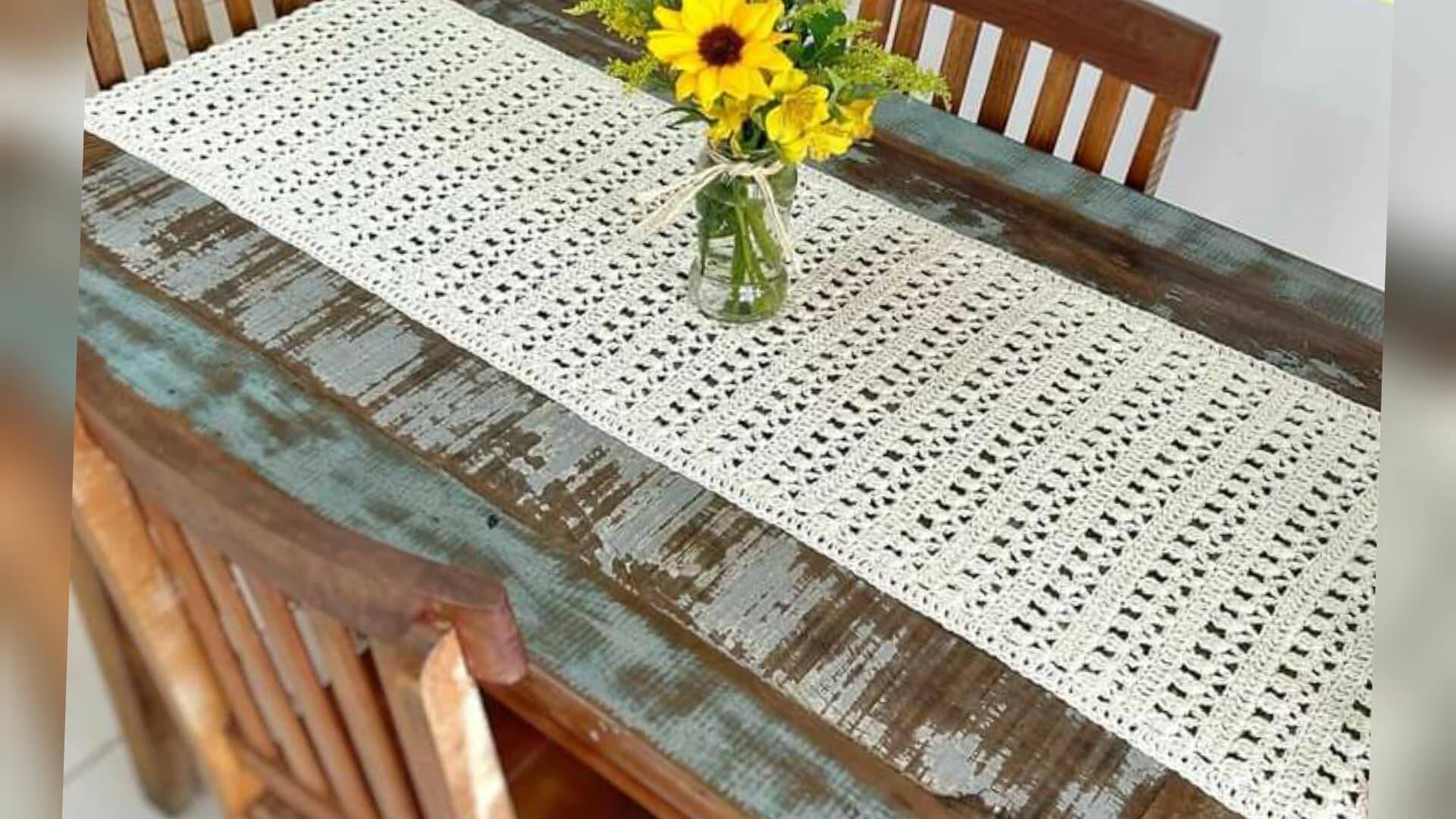 Caminho de mesa em crochê – Decor feito à mão 