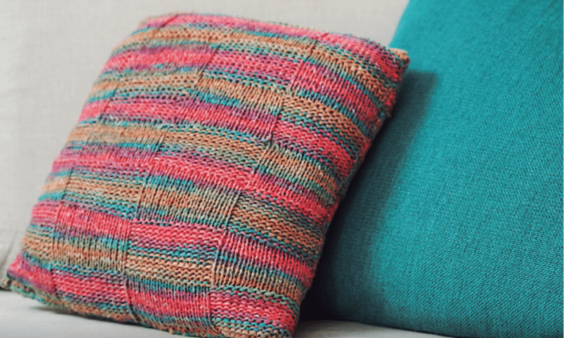 Almofada de tricô ROSA multicolorida – Moda Outono
