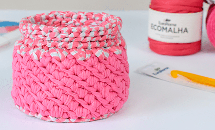 Cesto de Fio de Malha Rosa com Estampa