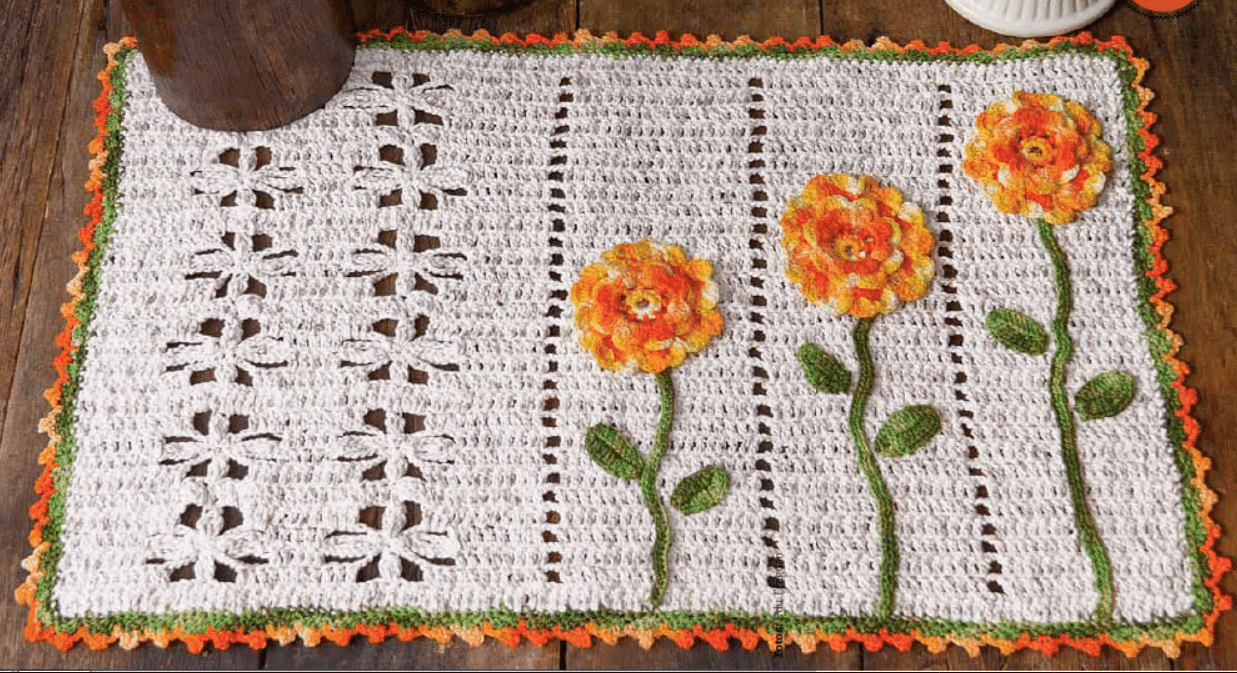 Tapete de mesa de crochê com flores
