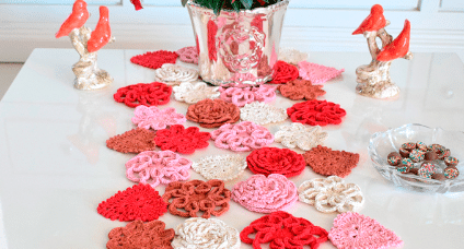 Trilho de Mesa de Crochê Amor