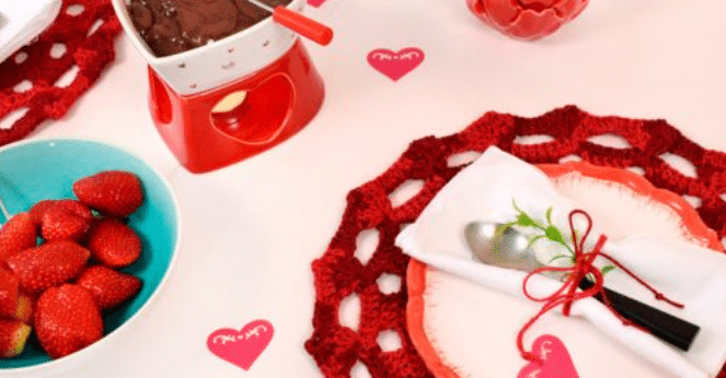 Sousplat de Crochê Vermelho Amor Perfeito