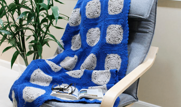 Manta de Crochê com Squares cor Azul