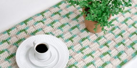 Caminho de Mesa de Crochê formato Tijolinhos