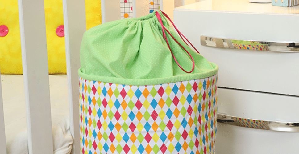 Encanto Infinito: Organizador de Brinquedos em Patchwork
