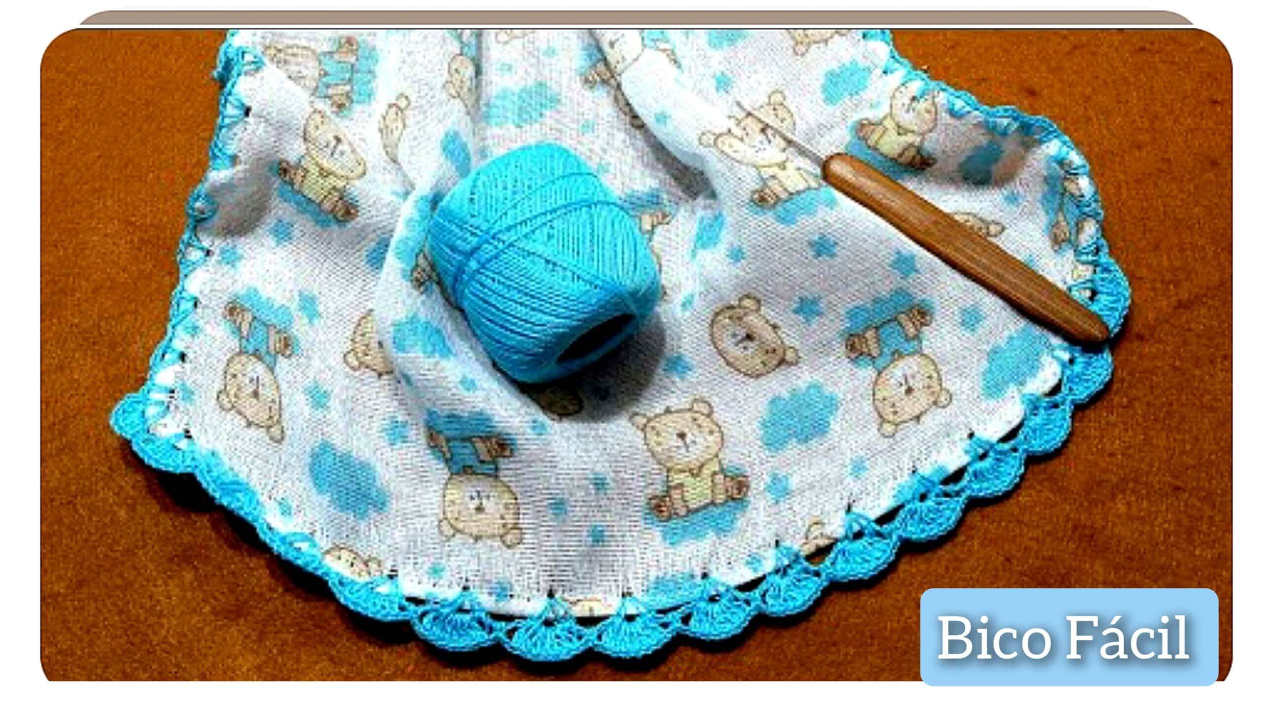 Descubra Como Transformar Fraldas Comuns em Obras de Arte com o Encanto do Bico de Crochê!