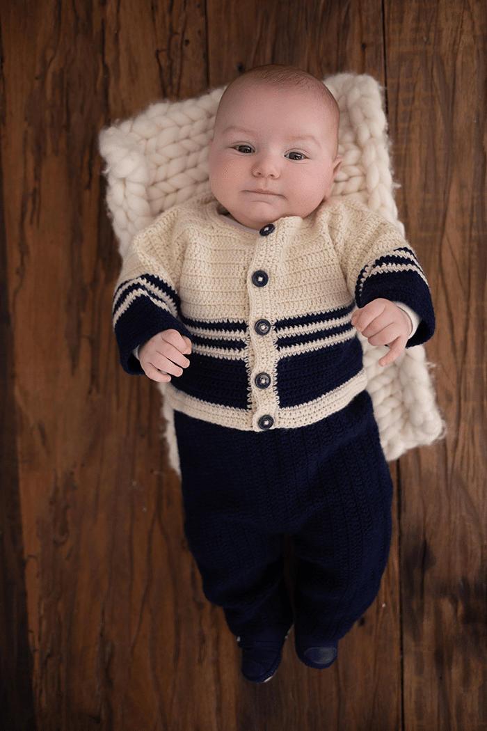 Navegando nas Ondas da Elegância: Conjunto de Crochê Marinho Baby!