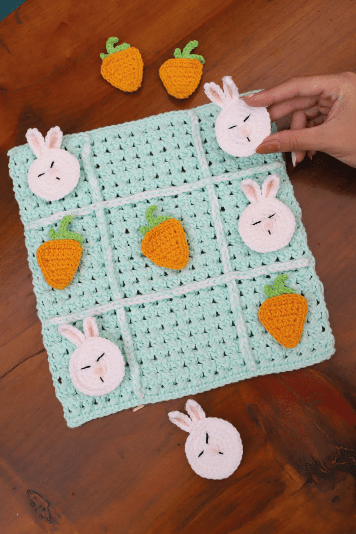 Aprenda a Fazer um Jogo da Velha com Coelhos e Cenouras em Crochê para de Páscoa!