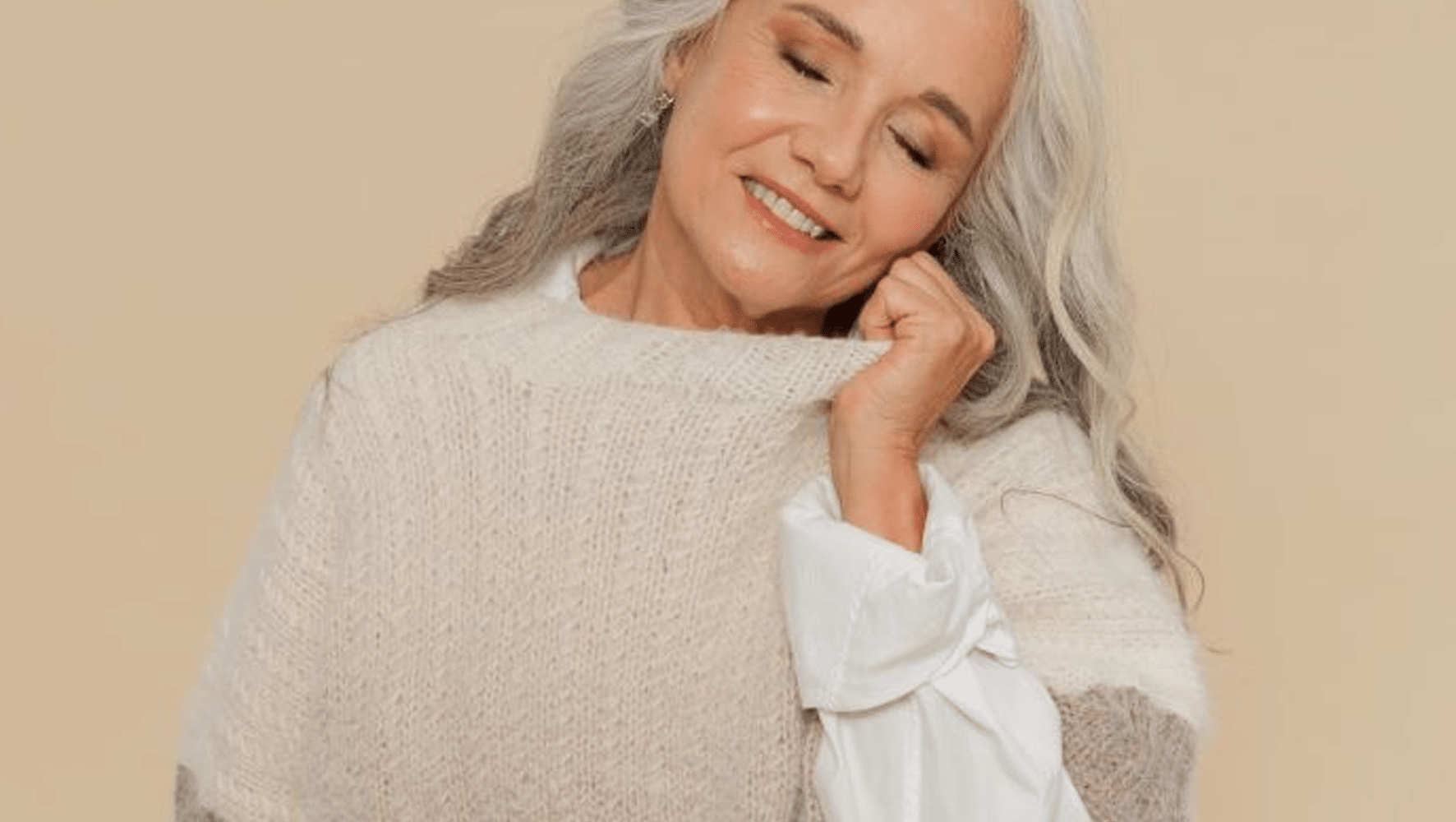 Deslumbre-se com o Poncho Marfim: O Máxima Elegância Tricotada