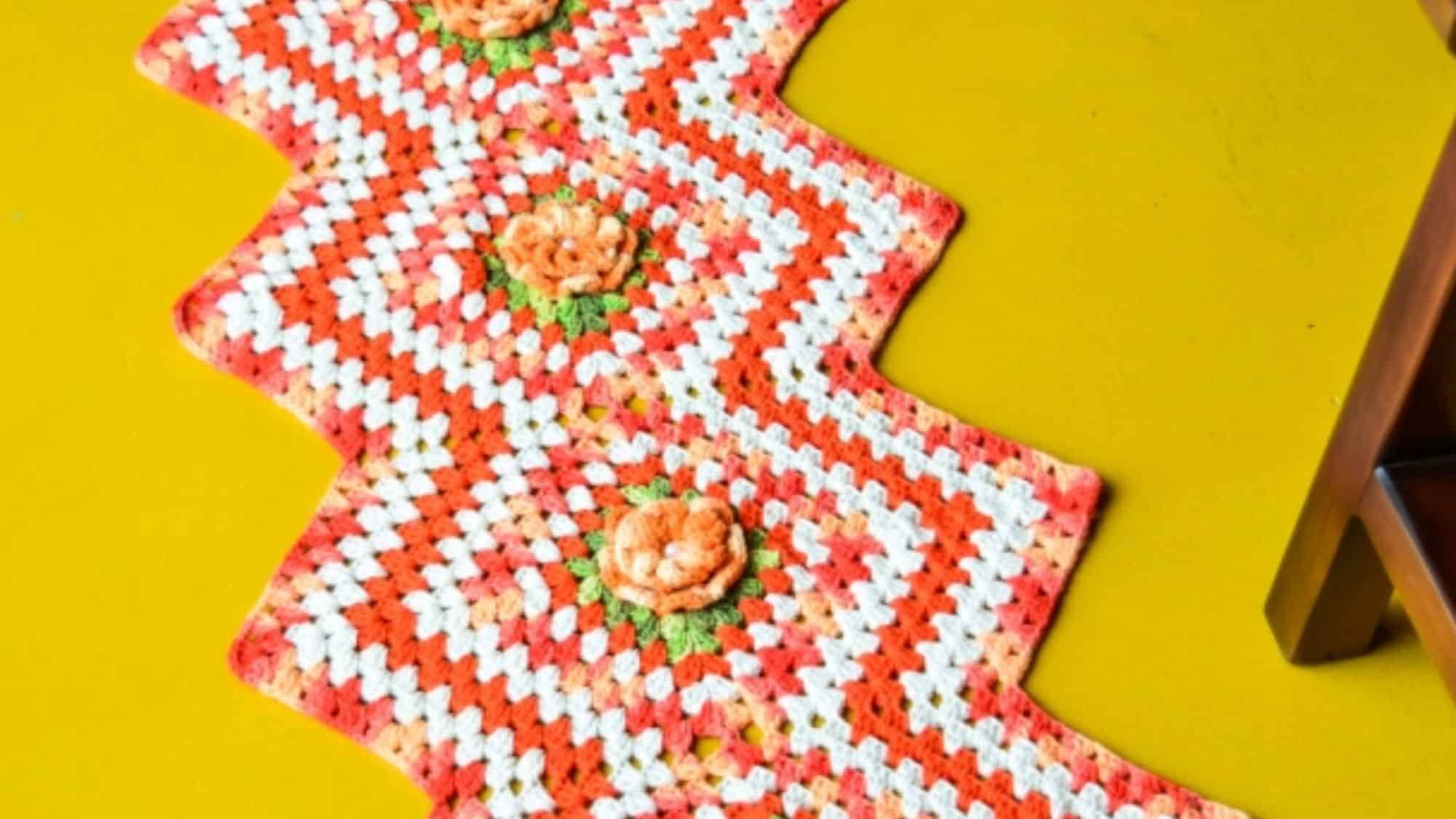Receita de Tapete de Crochê Regular com Flores: Charme e Conforto para sua Casa