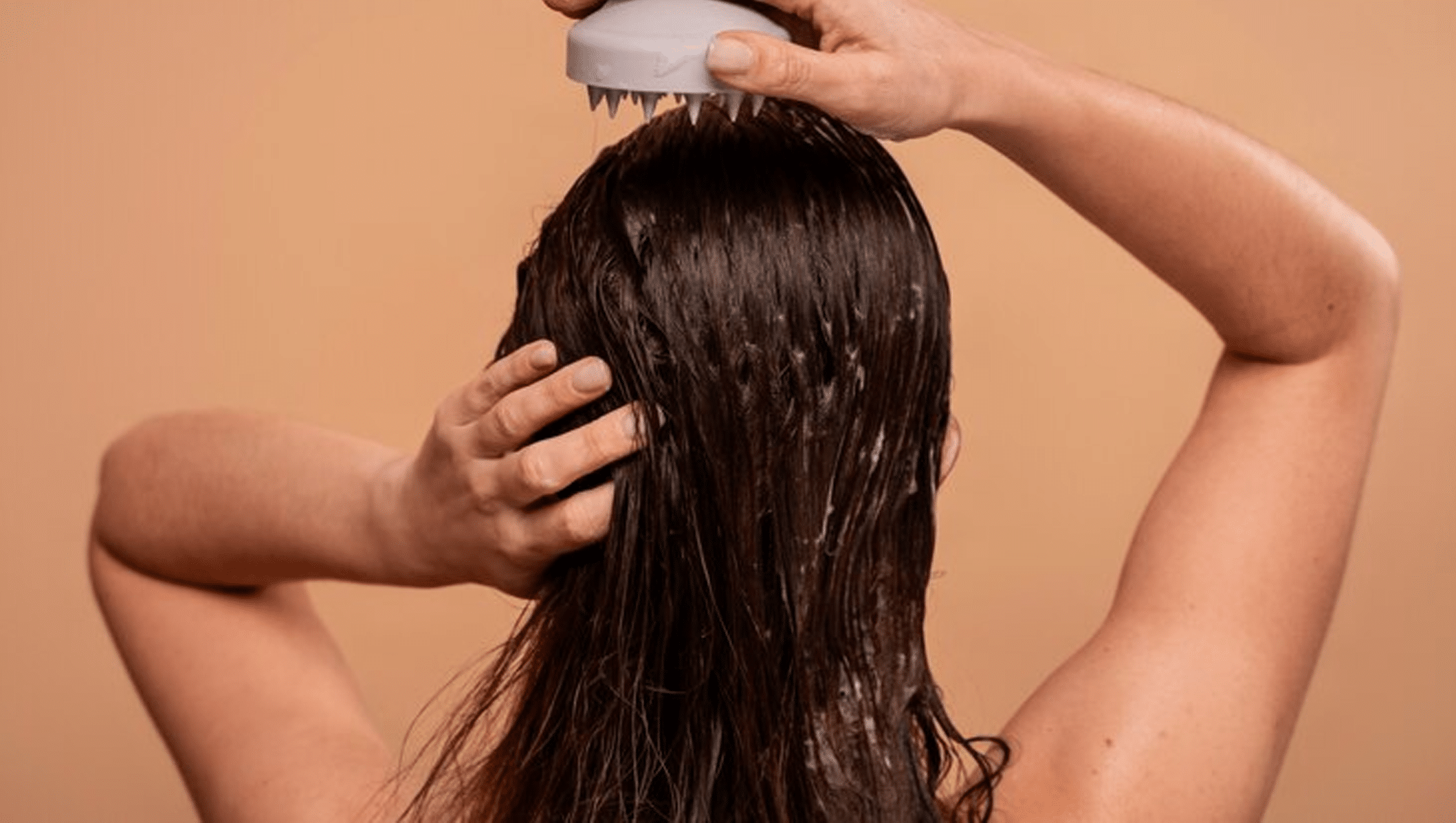 Dormir com Cabelo Molhado: Mitos, Riscos e Dicas de Cuidado Essenciais!