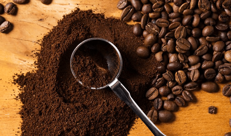 Descubra os Benefícios e Cuidados ao Usar Café no Skincare