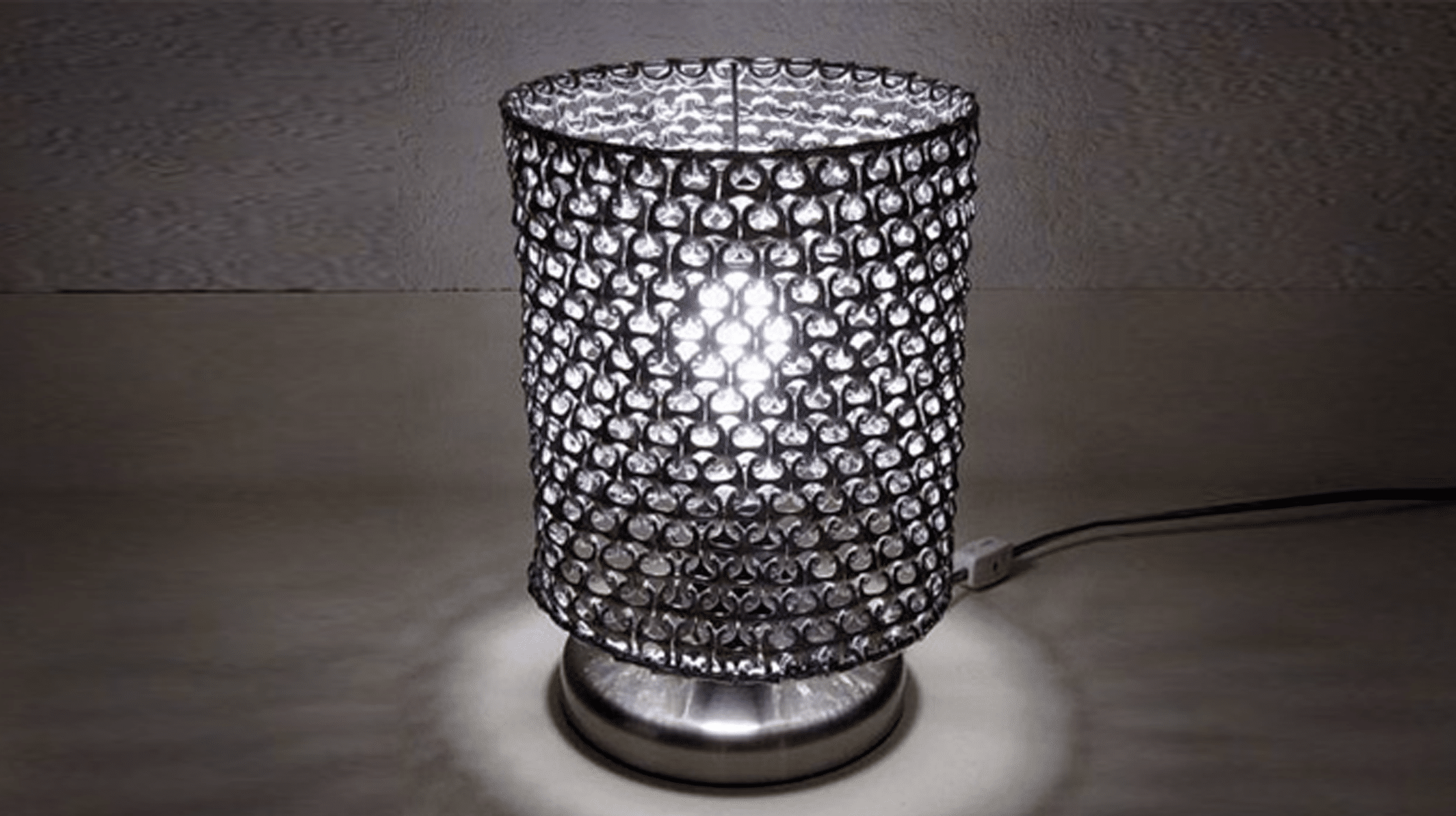 DIY: Aprenda Agora Mesmo Como Fazer Uma Luminária com Lacre de Latinha!