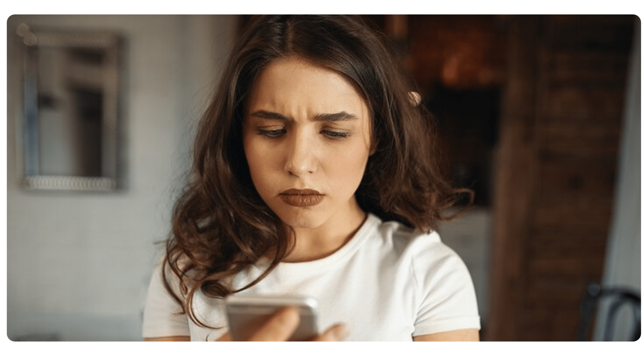 Redes Sociais Destruindo Autoestima Feminina? Estudo Revela os Perigos e a Solução