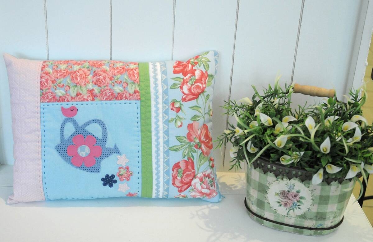 Almofada Charmosa de Regador em Patchwork: Guia Completo
