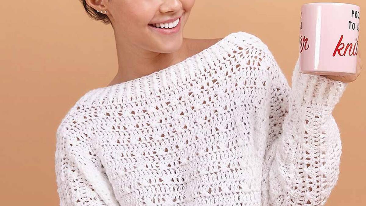 Blusa Branca de Manga Morcego: Uma Peça Inesquecível!