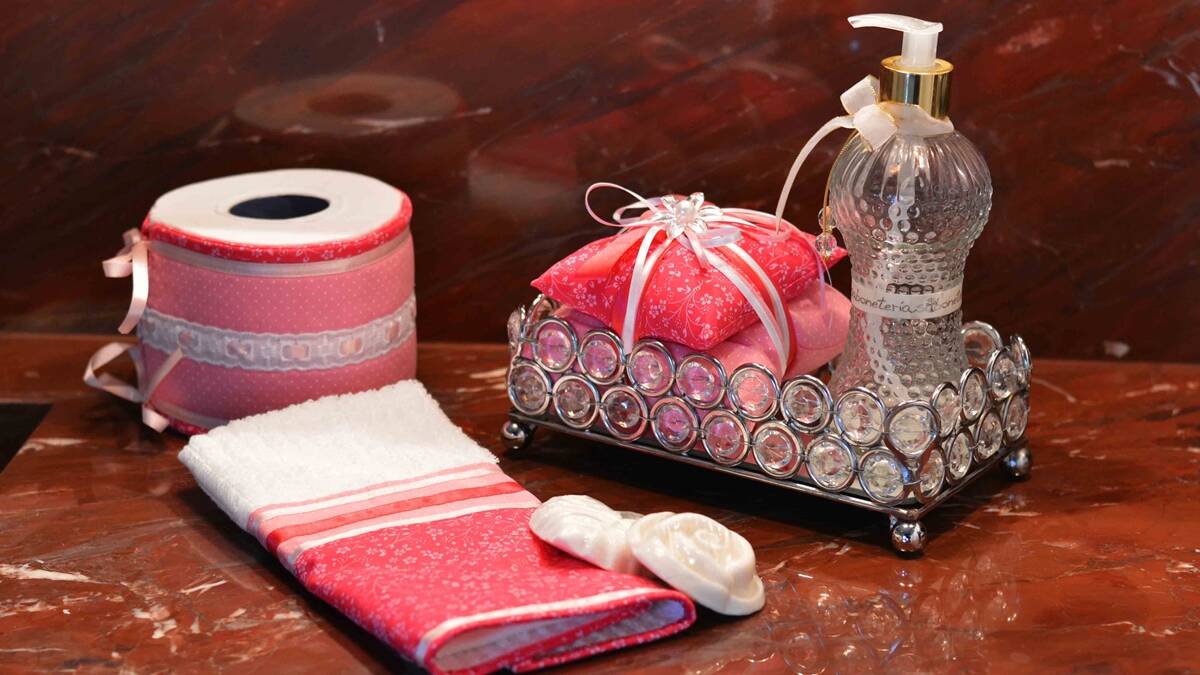 Kit Lavabo em Patchwork Floral Rosa: Seu Lavabo Com Estilo!