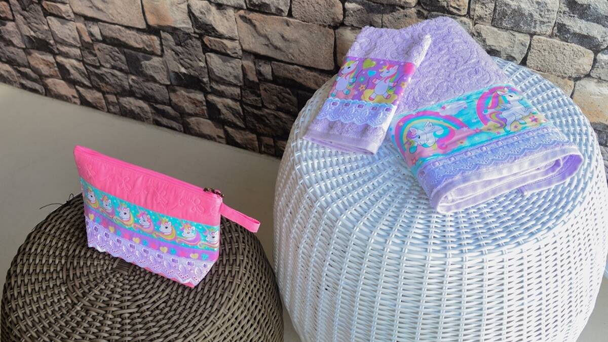 Kit Toalhas com Necessaire de Unicórnio em Patchwork!