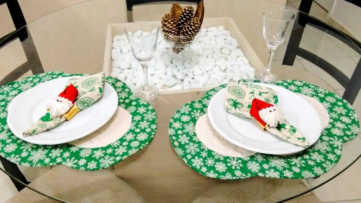 Peças Natalinas em Patchwork: Decore sua Casa Com Artesanato!