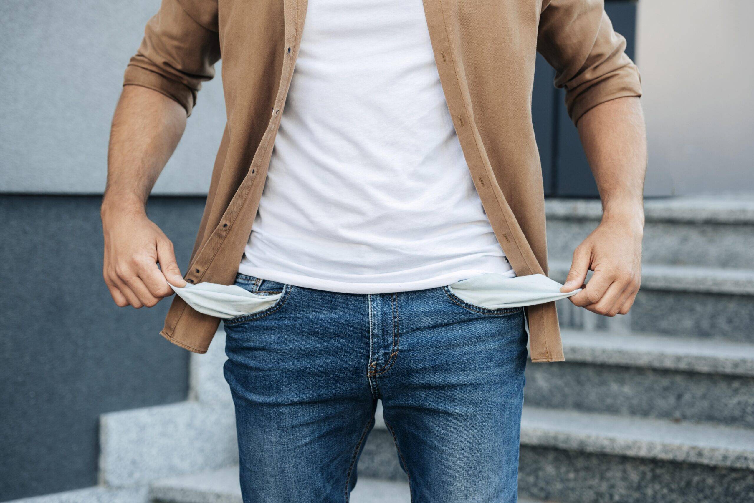 Bolso Vazio, Coração Apertado? A Conexão Surpreendente entre Crise Econômica e Autoestima