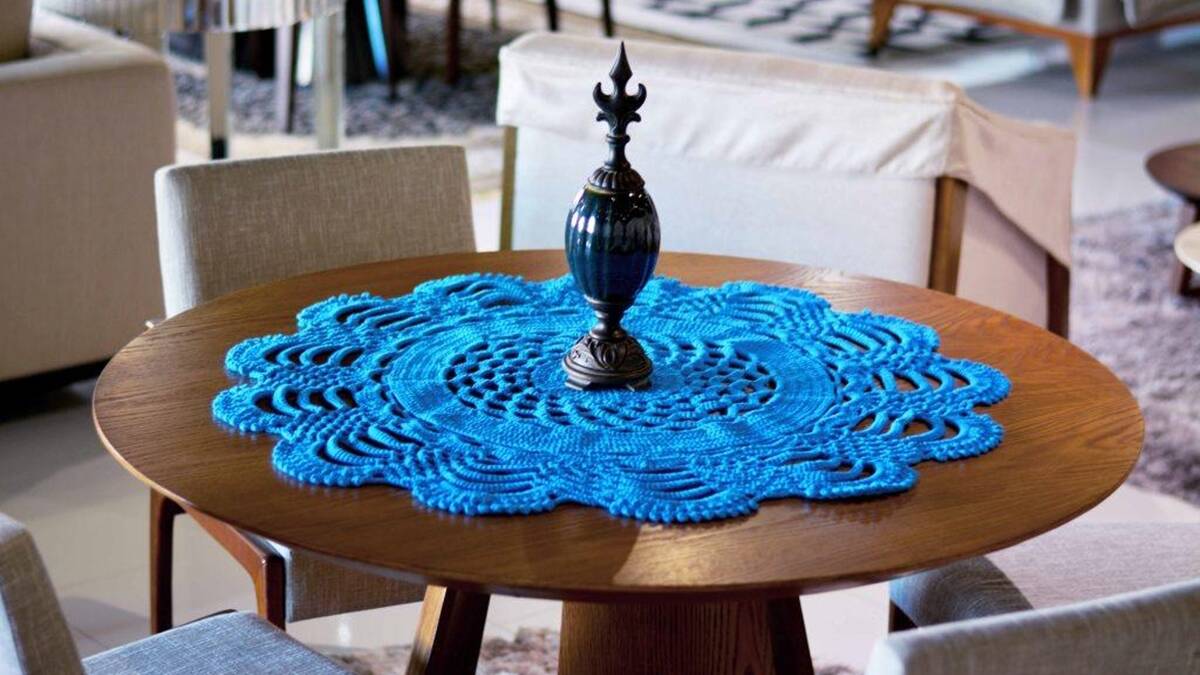 Toalha de Mesa em Crochê Azul: Um Projeto Encantador!