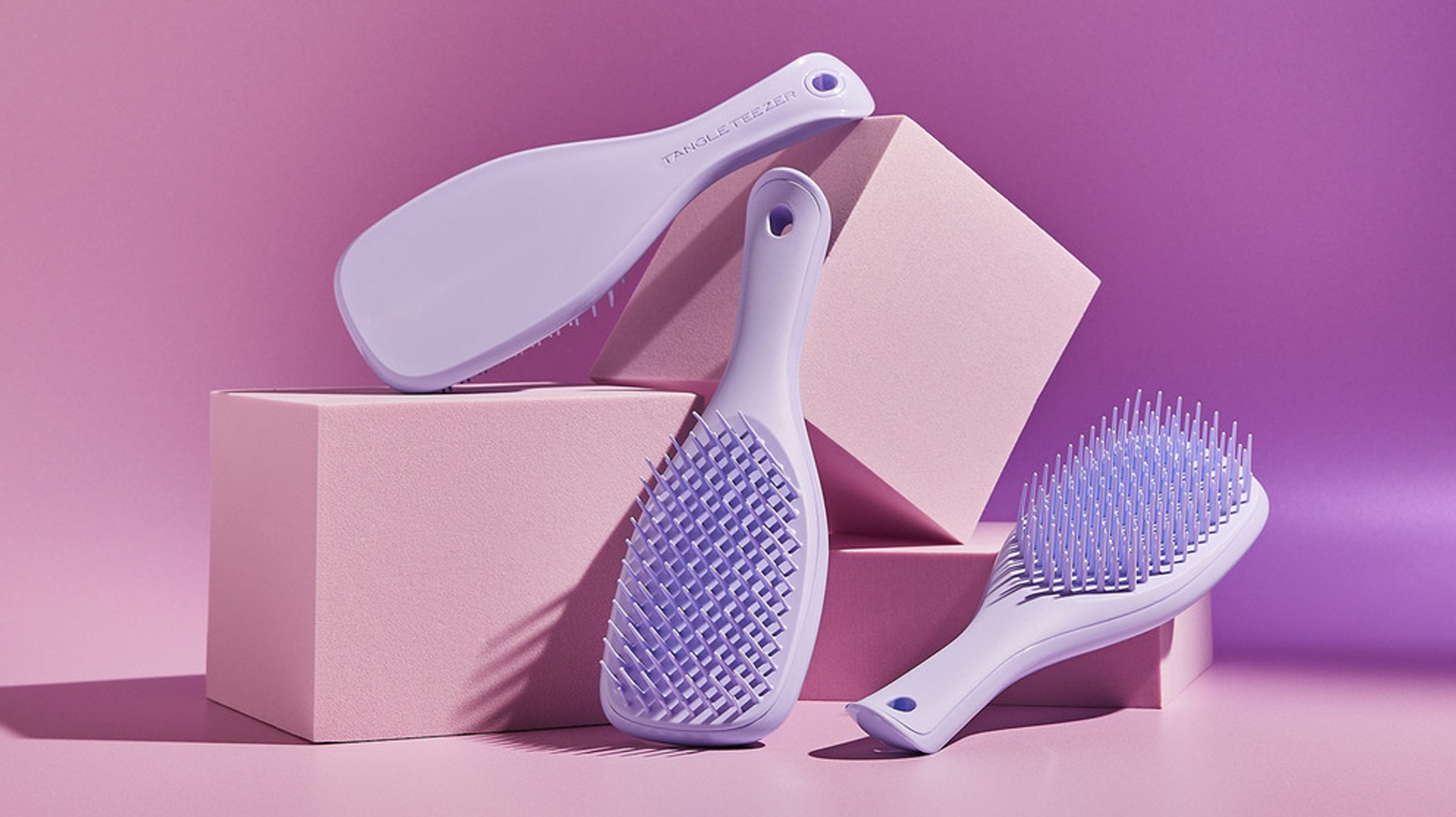 ‘Diminuiu muito minha queda de cabelo’: conheça a escova mais queridinha da Amazon!