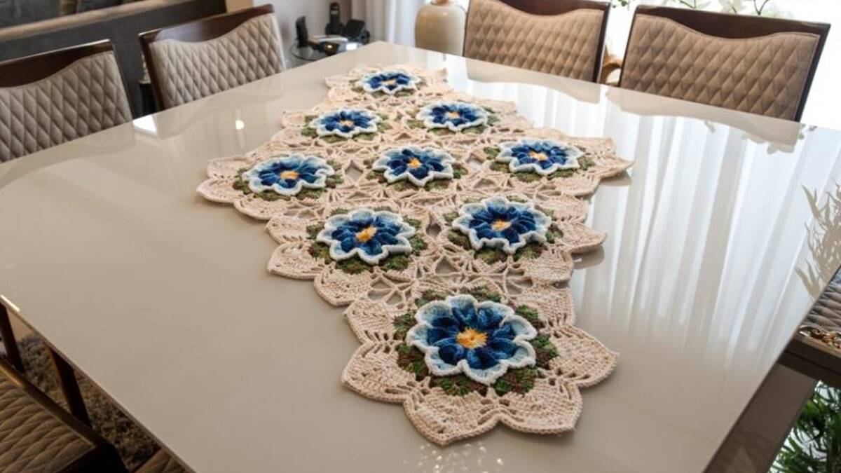 Como Fazer um Caminho de Mesa em Crochê com Flores: Passo a Passo Fácil!