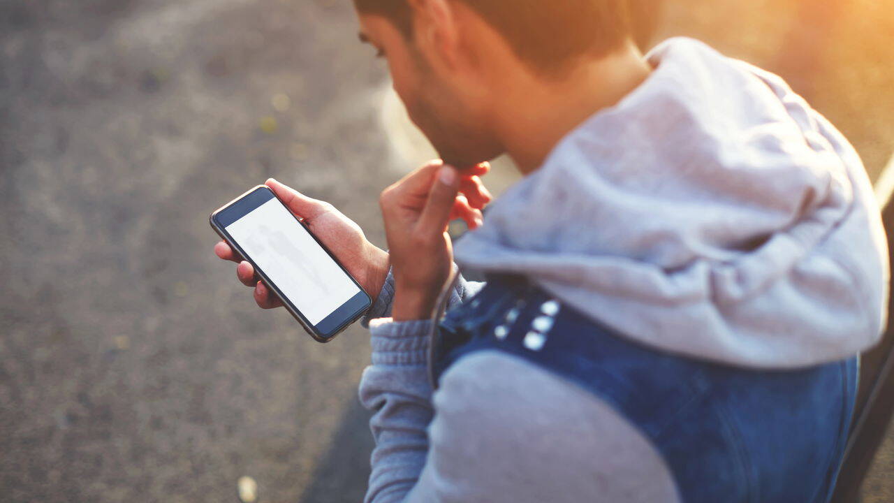 Desconecte-se para Se Reconectar: Como Recuperar Sua Autoestima na Era Digital