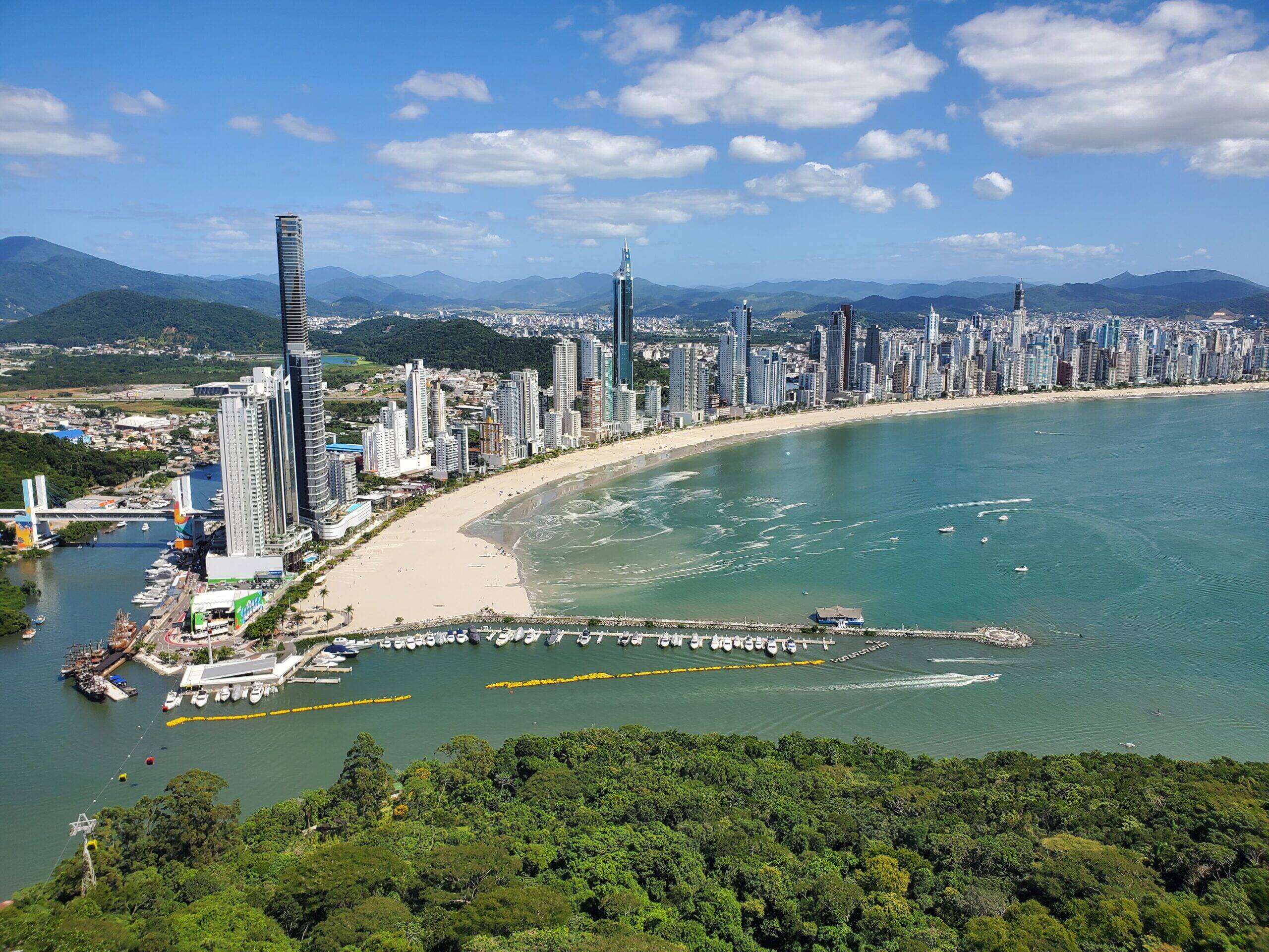 “Descer para BC”: Cidade deste hit é 3º destino mais visitado no Réveillon