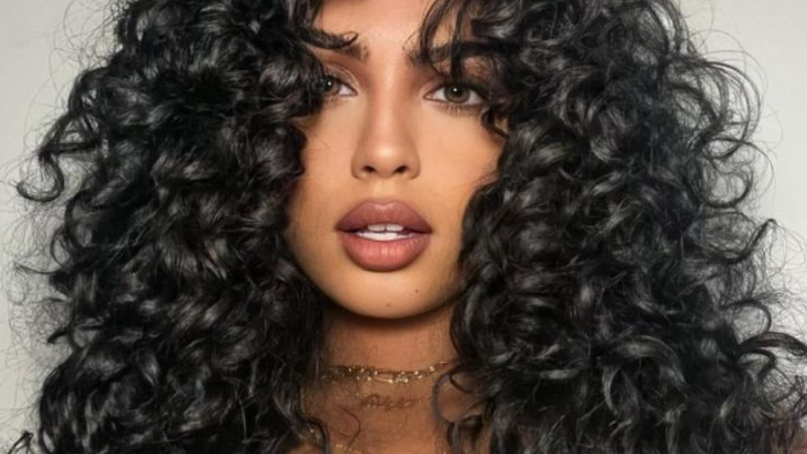Top 3 Shampoos para Cabelos Cacheados: Hidratação Máxima e Limpeza que não Resseca!