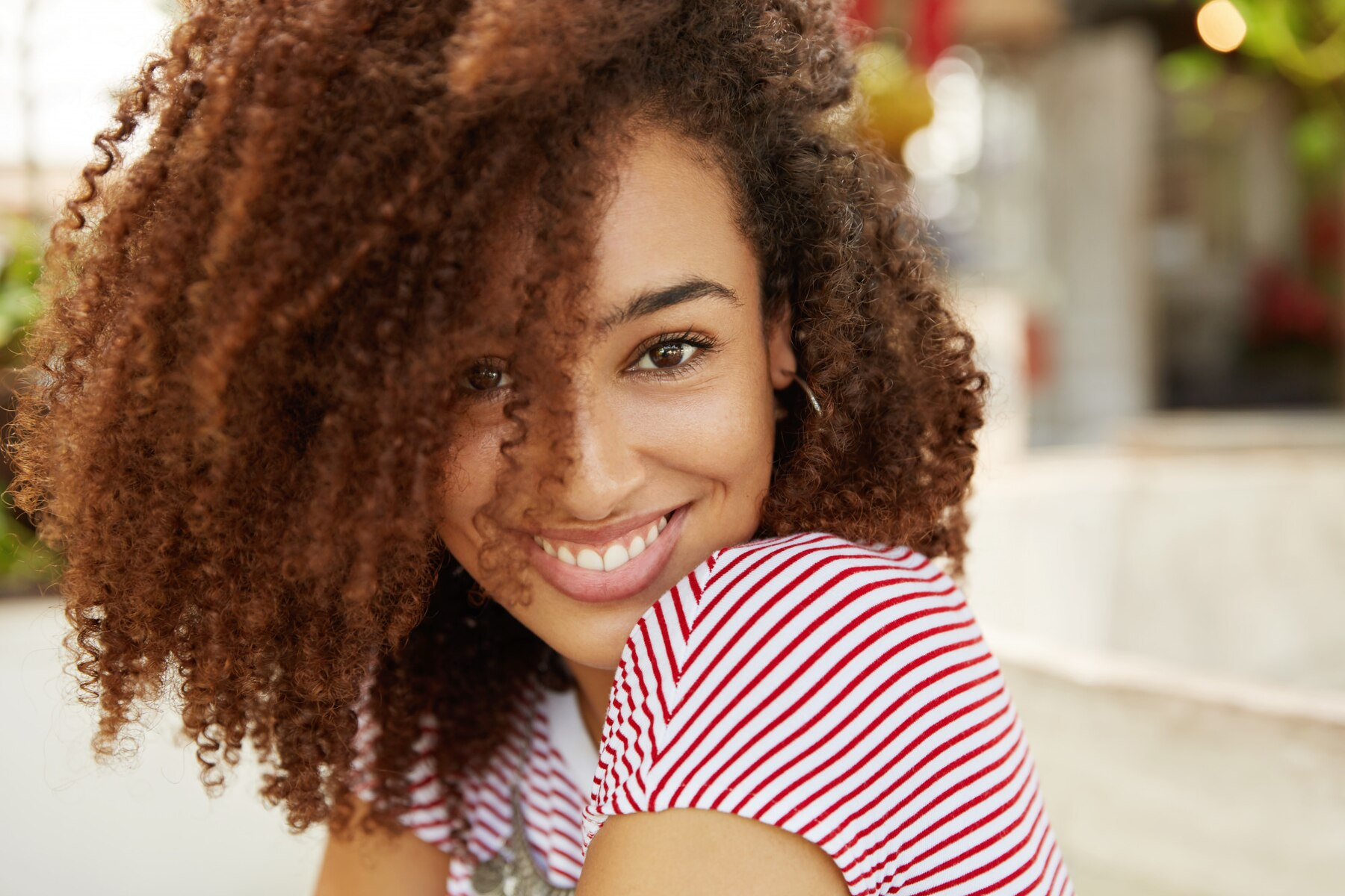 5 Mitos e Verdades Sobre Cuidados com Cabelo Crespo