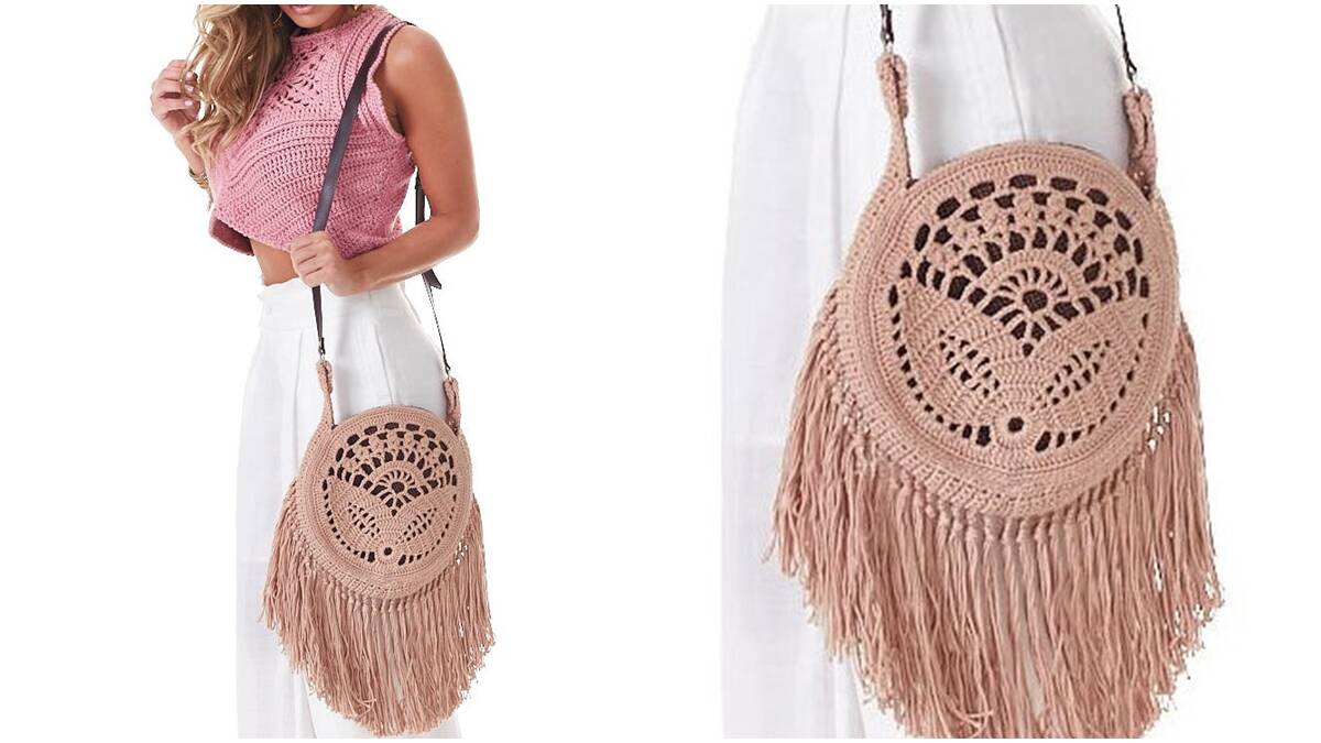 Bolsa de Crochê com Franjas: Peça Única e Sofisticada!