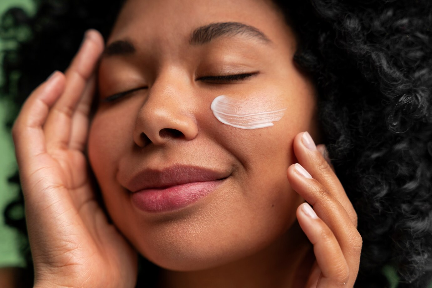 Verdade ou Mito? Dermatologista Esclarece fatos e mitos sobre Cuidados com a Pele