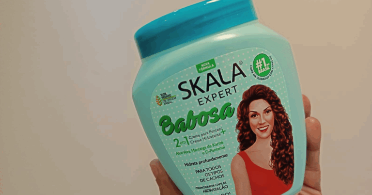Usei e recomendo o Creme 2 em 1 de Tratamento Babosa da Skala (Dá até pra fazer co-wash para cabelo cacheado!)