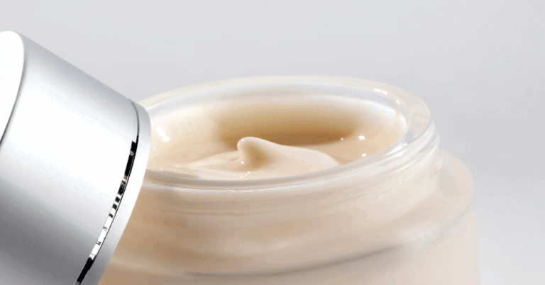O creme mais desejado para tratar rugas e linhas finas finalmente chega ao Brasil!