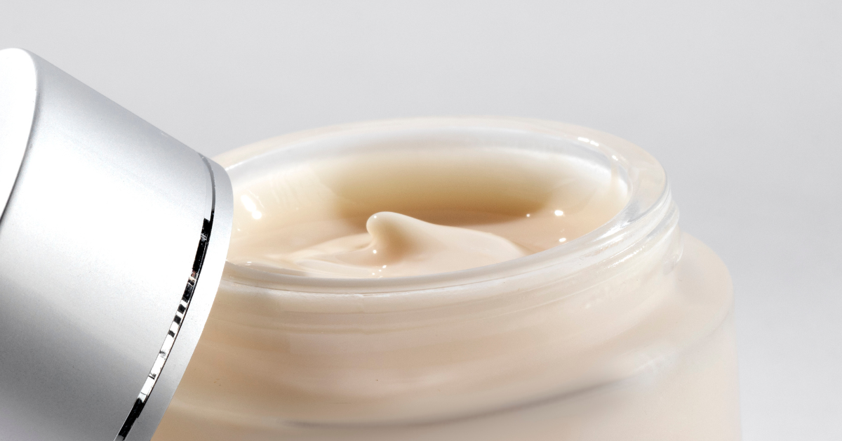 O creme mais desejado para tratar rugas e linhas finas finalmente chega ao Brasil!