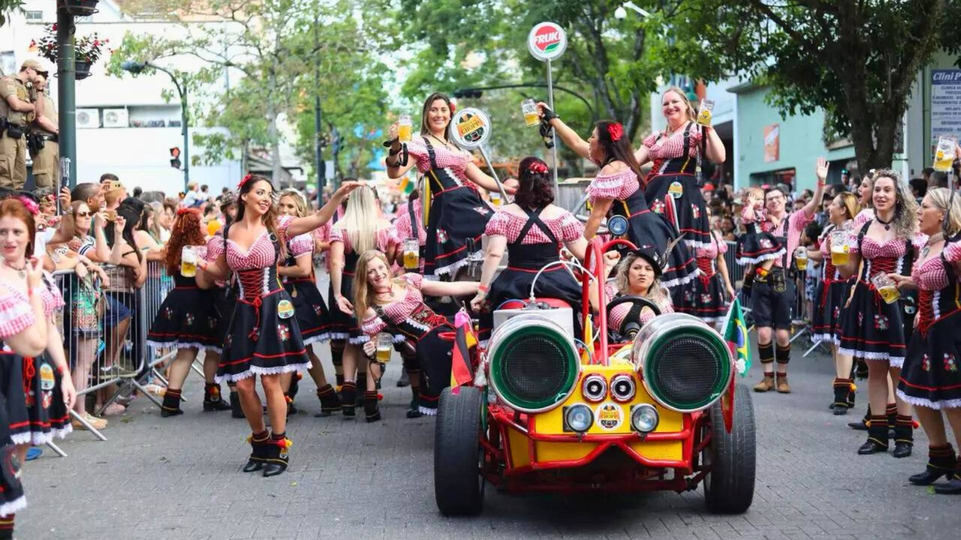 Oktoberfest Blumenau: tradição, cultura e alegria alemã no coração de Santa Catarina