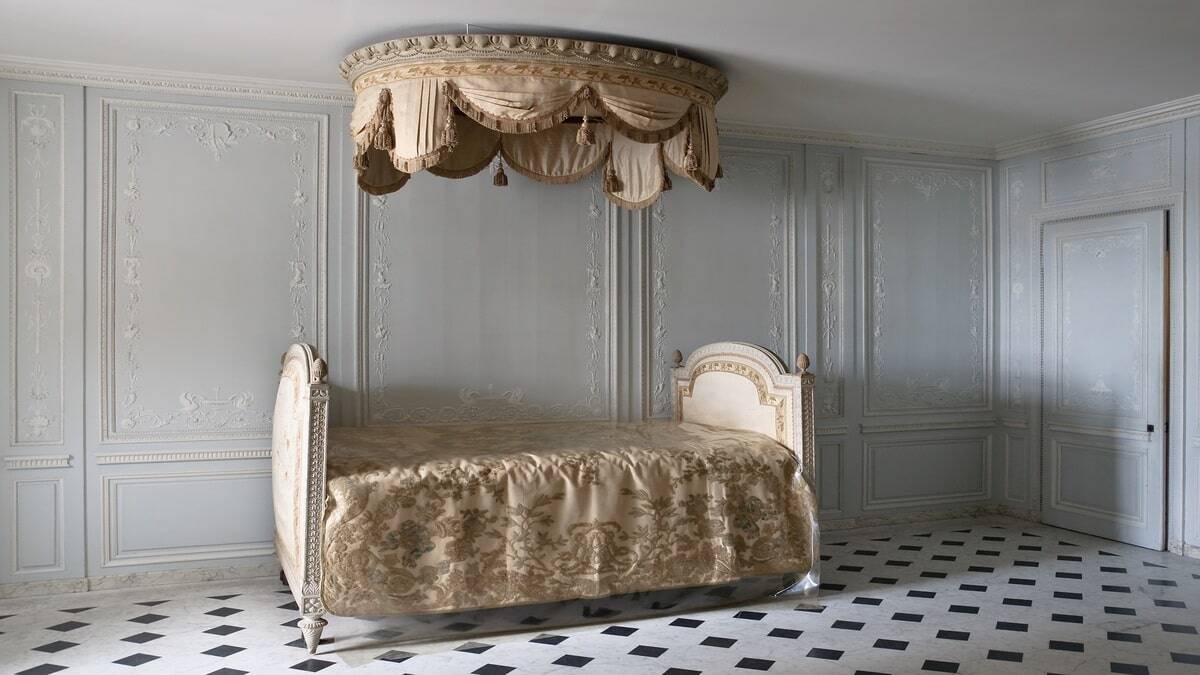 Transforme sua parede usando Boiserie e faça você mesmo um efeito de luxo sem reforma