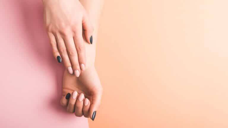 5 esmaltes que nunca sem de moda para usar sem medo no fim de ano