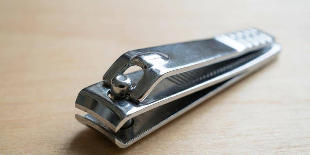 Função secreta do furo no cortador de unhas surpreende pela utilidade