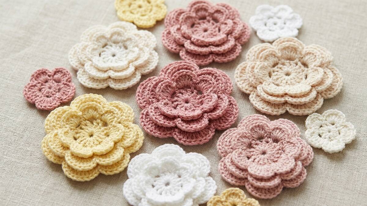 Flores de crochê criativas e delicadas perfeitas para decorar e aplicar