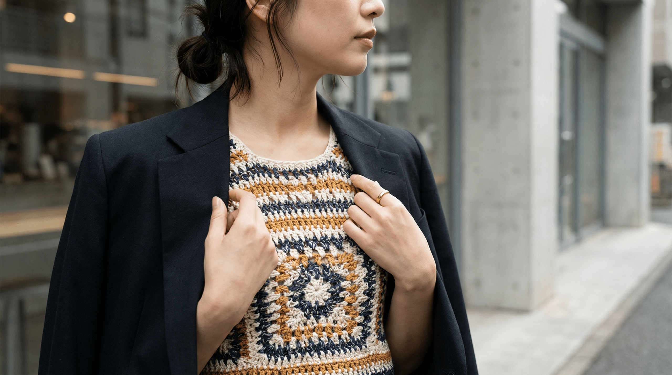 Como Integrar Blusas de Crochê no Guarda-Roupa Moderno com Elegância