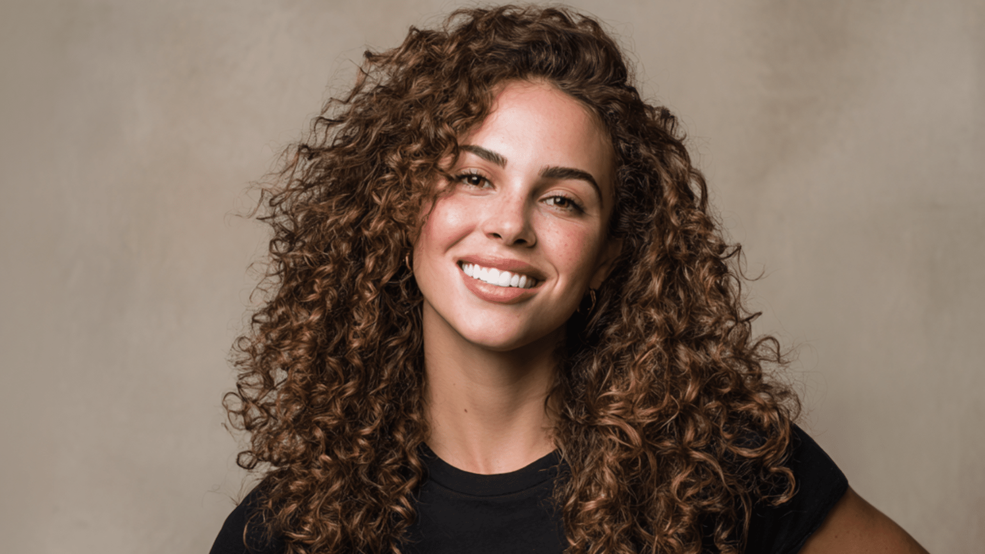 7 cuidados com o cabelo cacheado que são essenciais e que você pode praticar no seu dia a dia!