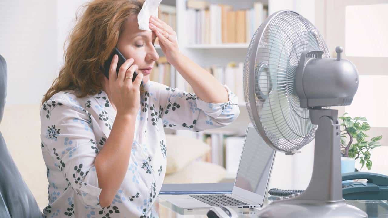 Aprenda a se refrescar e refrescar a casa fácil, sem ar-condicionado e sem piscina